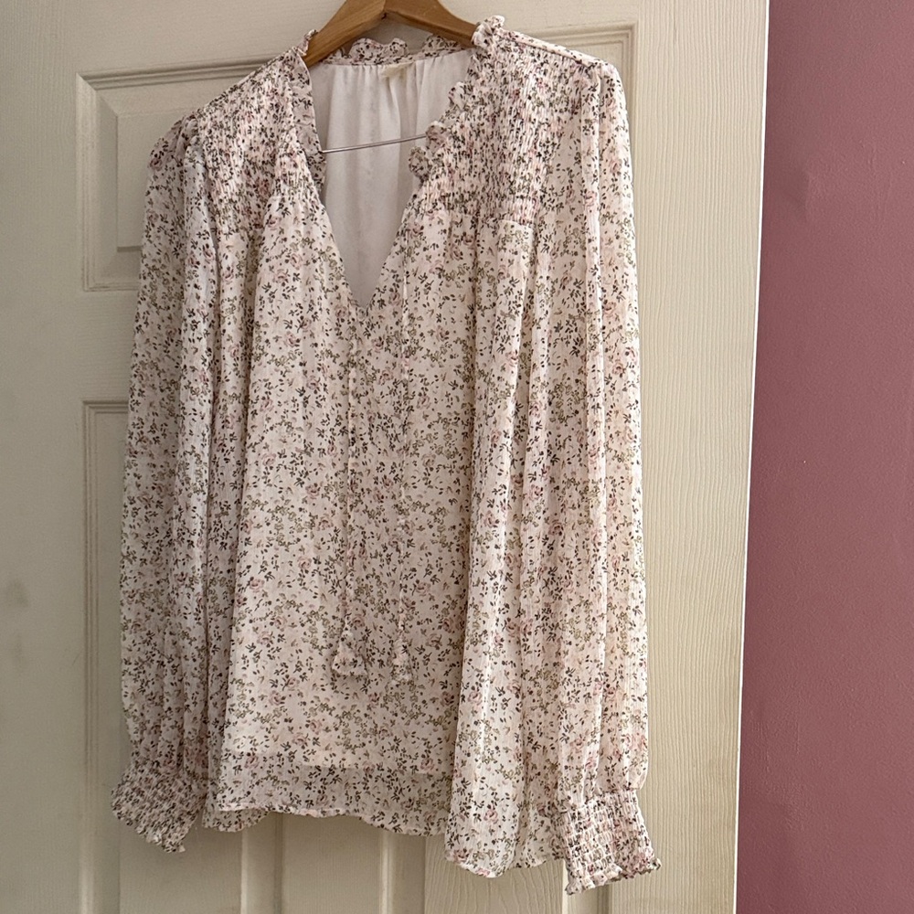 Light Cream Floral V-Neck Tie Blouse